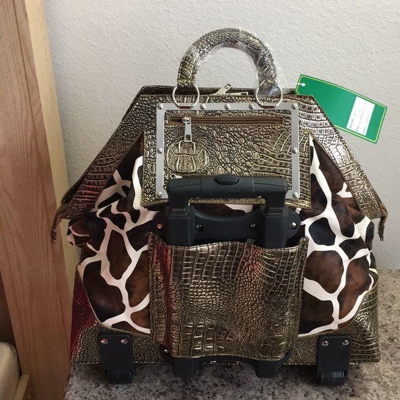 Gazzaz Animal Print Carry On - Picture 3 of 11